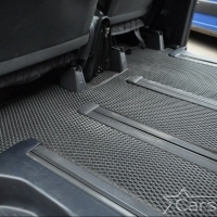 Двухслойные коврики EVA на Toyota Noah-Voxy II пр.руль (2007-2015) 2 ряд - без прохода